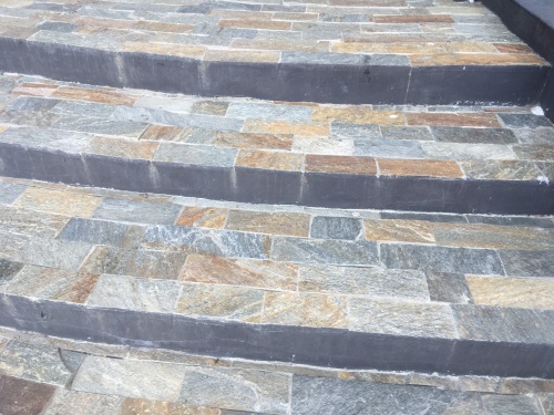 Плитка из Златолита Уральского для лестницы купить в Казани