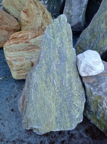 Златолит жёлтый, жёлто-зелёный глыбки и валуны для ланшафтного дизайна купить в Казани