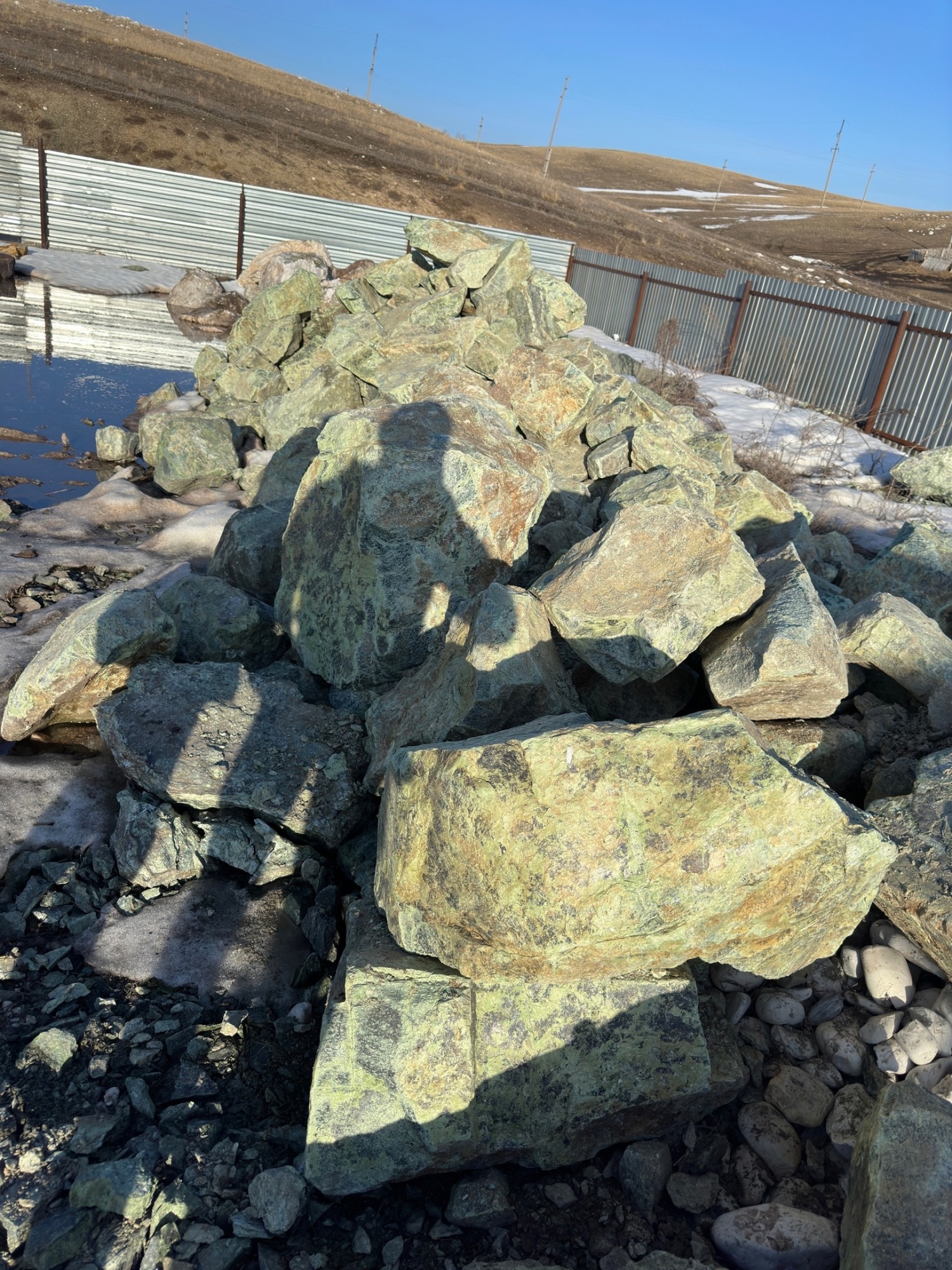 Камни для ландшафтного дизайна зелёные 10-60 килограмм купить в Казани