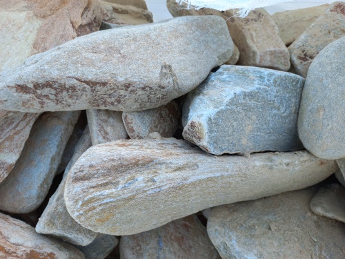 Златолит жёлтый, жёлто-зелёный глыбки и валуны для ланшафтного дизайна купить в Казани