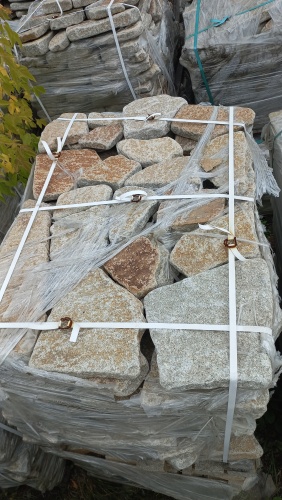 Плитняк галтованный гранитный для ландшафтного дизайна купить в Казани