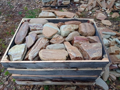 Златолит жёлтый, жёлто-зелёный глыбки и валуны для ланшафтного дизайна купить в Казани