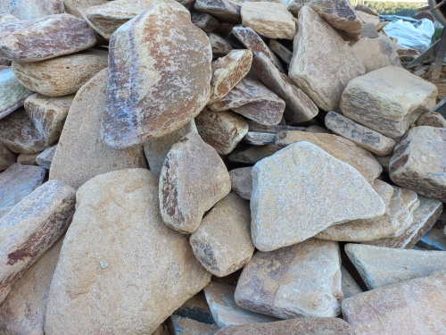 Златолит жёлтый, жёлто-зелёный глыбки и валуны для ланшафтного дизайна купить в Казани