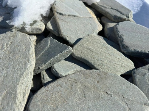 Плитняк златолит зелёный галтованный для цоколя купить в Казани